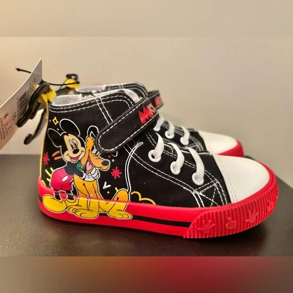 NWT Disney Mickey Mouse shoes size 10 - Picture 1 of 5